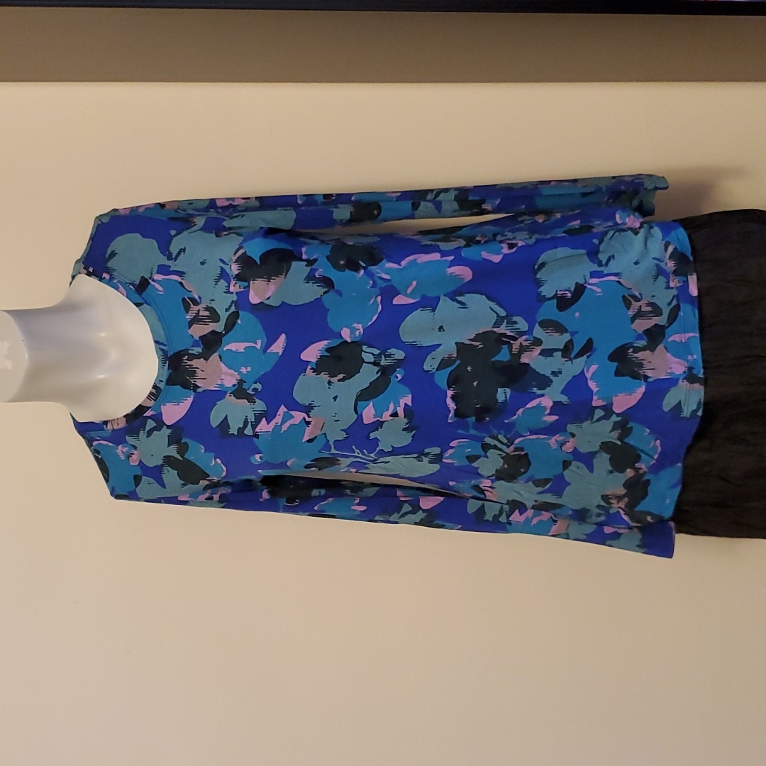 Nwot Logo Statement Top Nwot